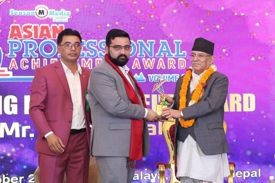 धितोपत्र ब्रोकर एशोसिएशनका अध्यक्ष ढकाललाई एसियन प्रोफेसनल योङ ईन्टरप्रेनियर्स अवार्ड